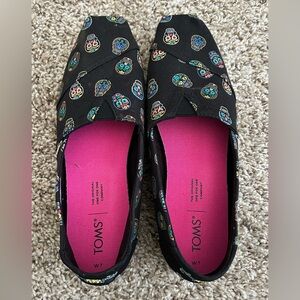 TOMS sugar skull women’s size 7